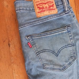 Men's blue 5ll Levi jeans